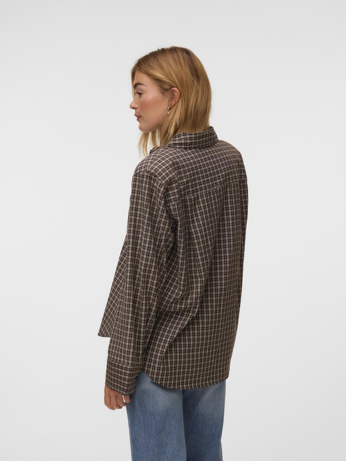 model_shot-back